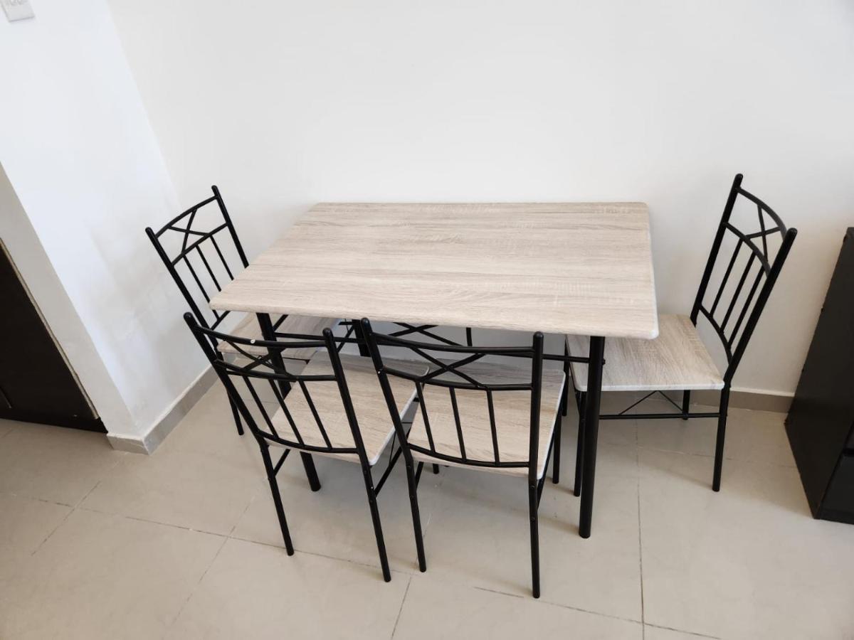 Furnished Studio apartment near Business Bay Metro Station Dubai Esterno foto