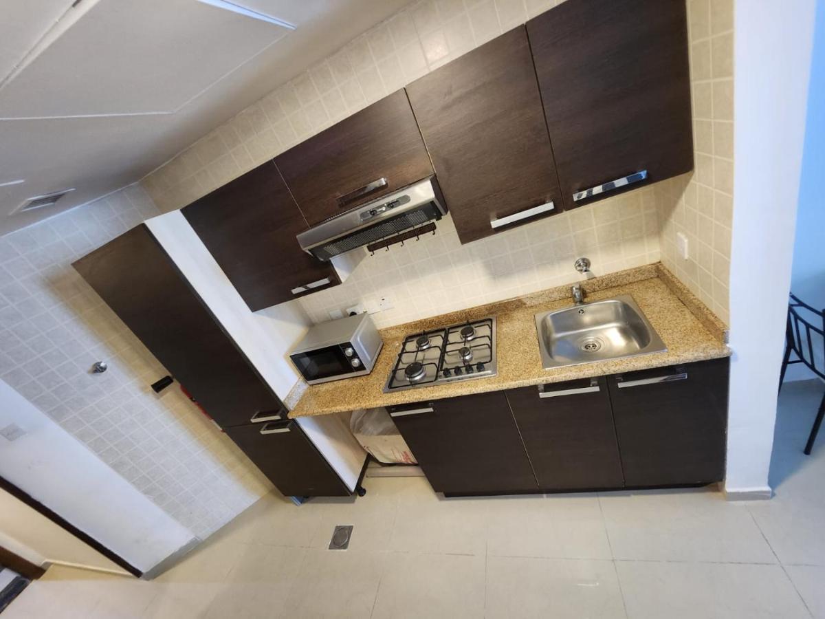 Furnished Studio apartment near Business Bay Metro Station Dubai Esterno foto
