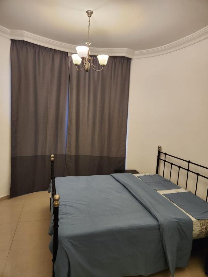 Furnished Studio apartment near Business Bay Metro Station Dubai Esterno foto