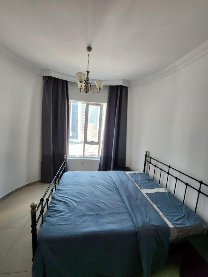 Furnished Studio apartment near Business Bay Metro Station Dubai Esterno foto