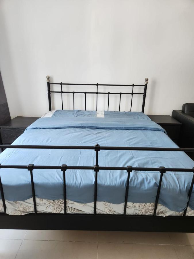 Furnished Studio apartment near Business Bay Metro Station Dubai Esterno foto
