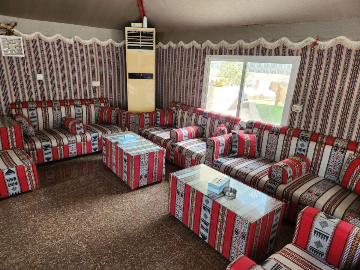 Furnished Studio apartment near Business Bay Metro Station Dubai Esterno foto