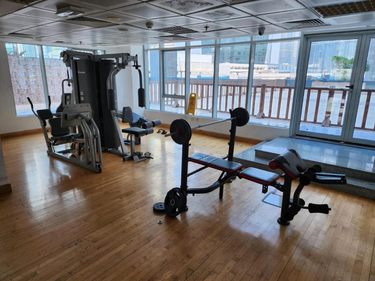 Furnished Studio apartment near Business Bay Metro Station Dubai Esterno foto