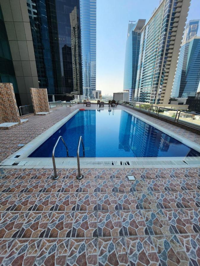Furnished Studio apartment near Business Bay Metro Station Dubai Esterno foto
