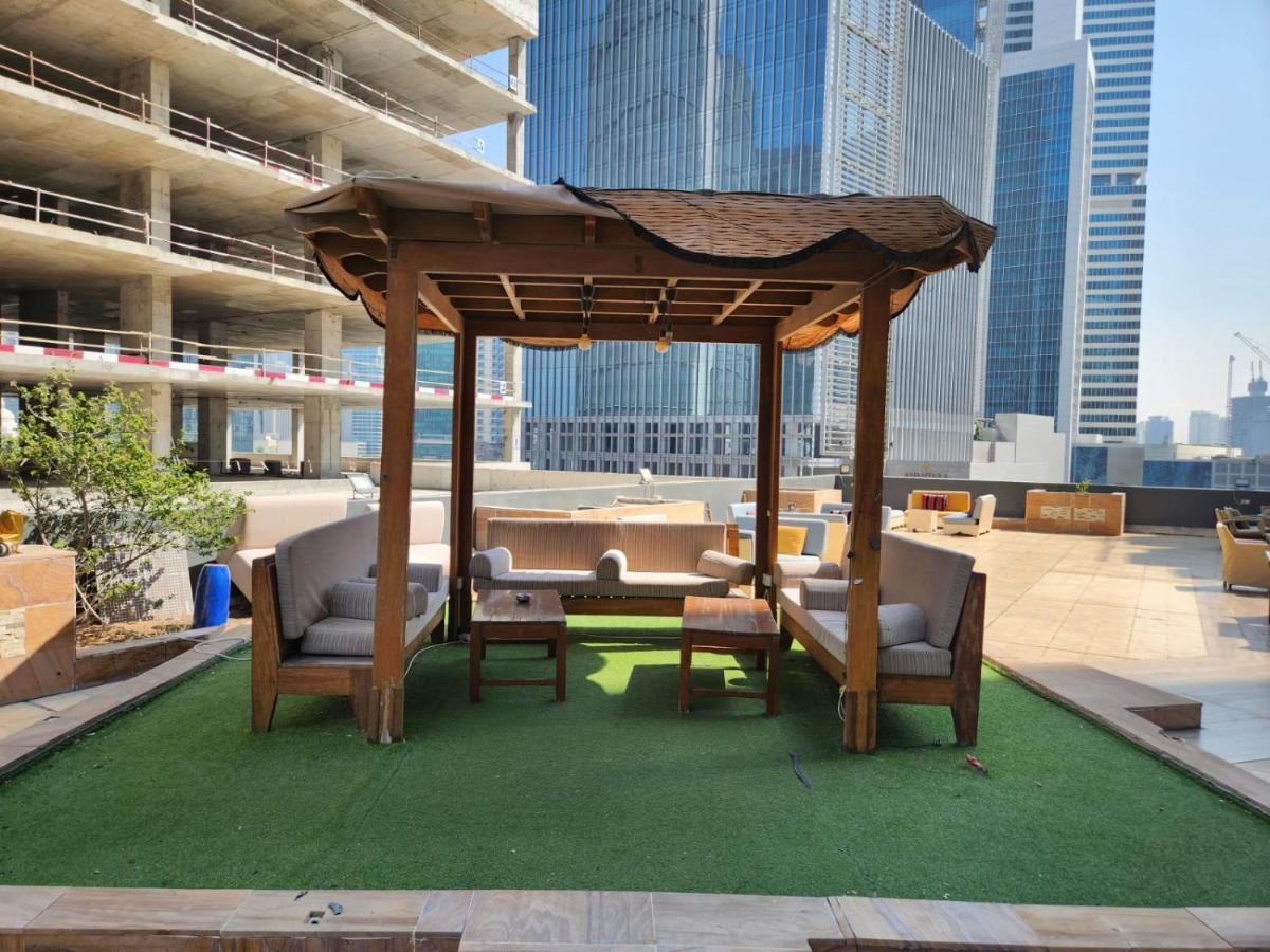 Furnished Studio apartment near Business Bay Metro Station Dubai Esterno foto